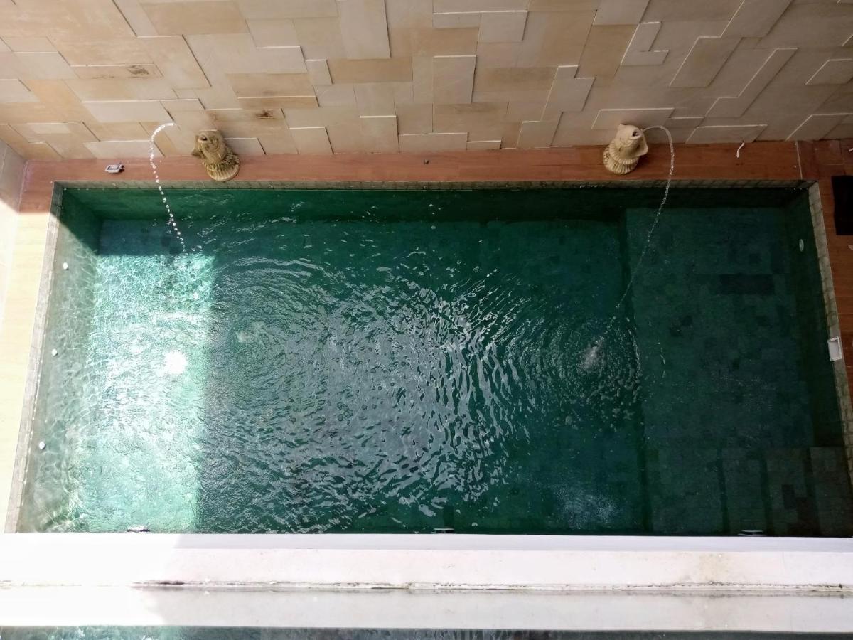 Villa Valencia Бату Экстерьер фото