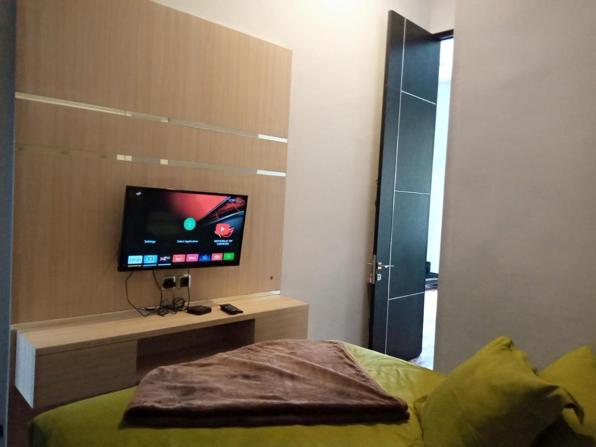 Villa Valencia Бату Экстерьер фото