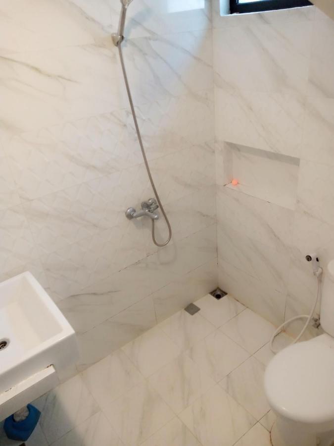 Villa Valencia Бату Экстерьер фото