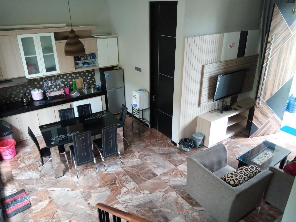 Villa Valencia Бату Экстерьер фото