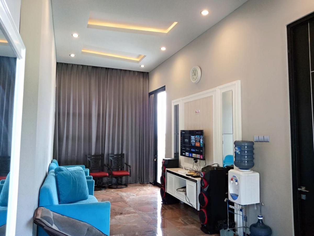 Villa Valencia Бату Экстерьер фото