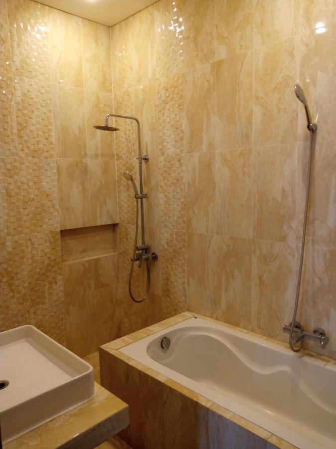 Villa Valencia Бату Экстерьер фото