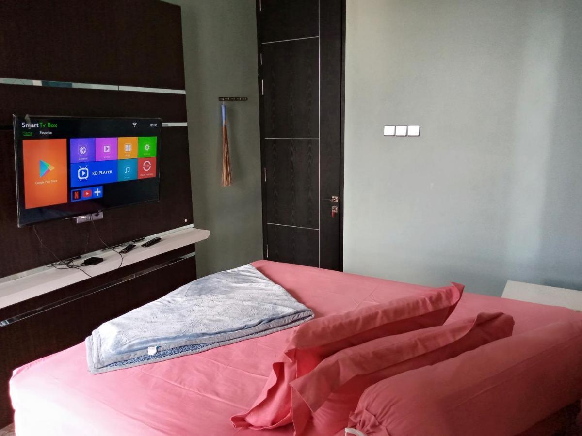 Villa Valencia Бату Экстерьер фото